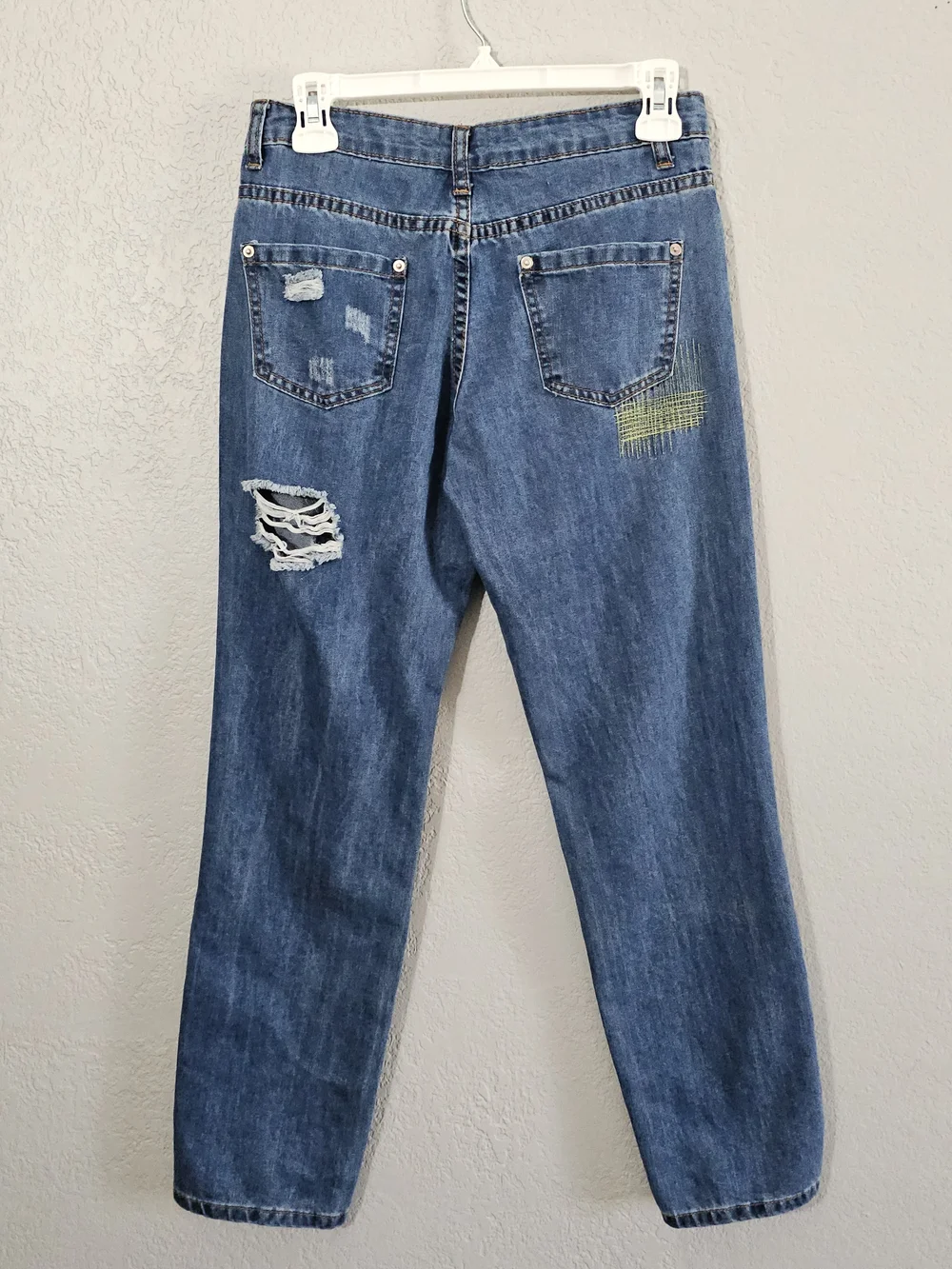 POL Distressed Ankle Jeans With Embroidery Relaxed Fit Womens Small - Picture 3 of 8
